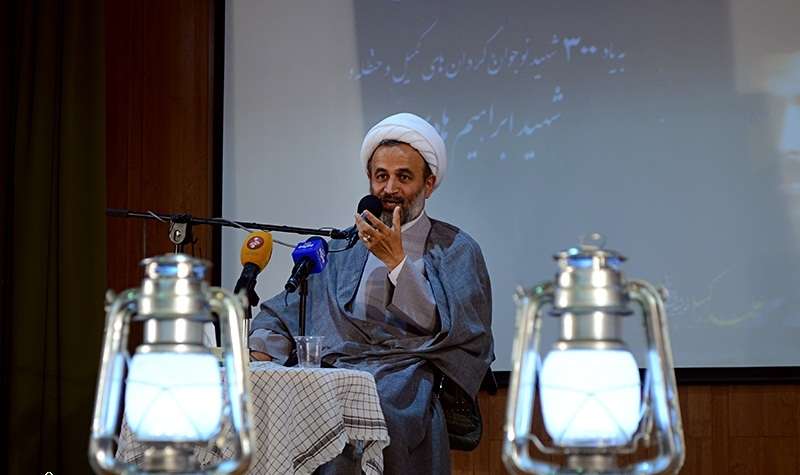 پناهیان: ابراهیم هادی در فکه ماند تا خورشیدی برای راهیان نور باشد/ توصیه می کنم کتاب "سلام بر ابراهیم" را مطالعه کنید پناهیان: ابراهیم هادی در فکه ماند تا خورشیدی برای راهیان نور باشد/ توصیه می کنم کتاب "سلام بر ابراهیم" را مطالعه کنید