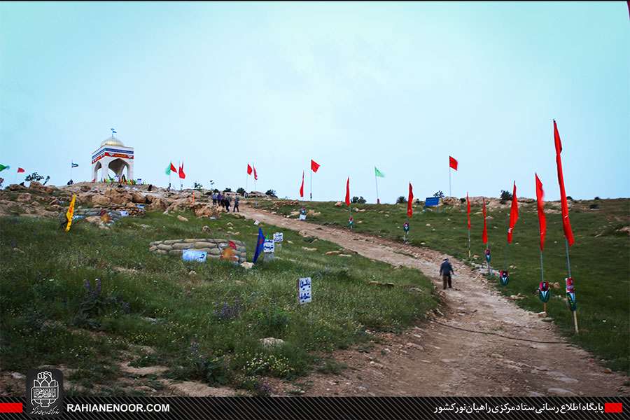 صعود سراسری زائرین راهیان نور غرب به ارتفاعات یادمان بازی دراز