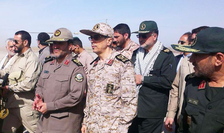 سرلشکر باقری به جمع زائران راهیان نور پیوست سرلشکر باقری به جمع زائران راهیان نور پیوست