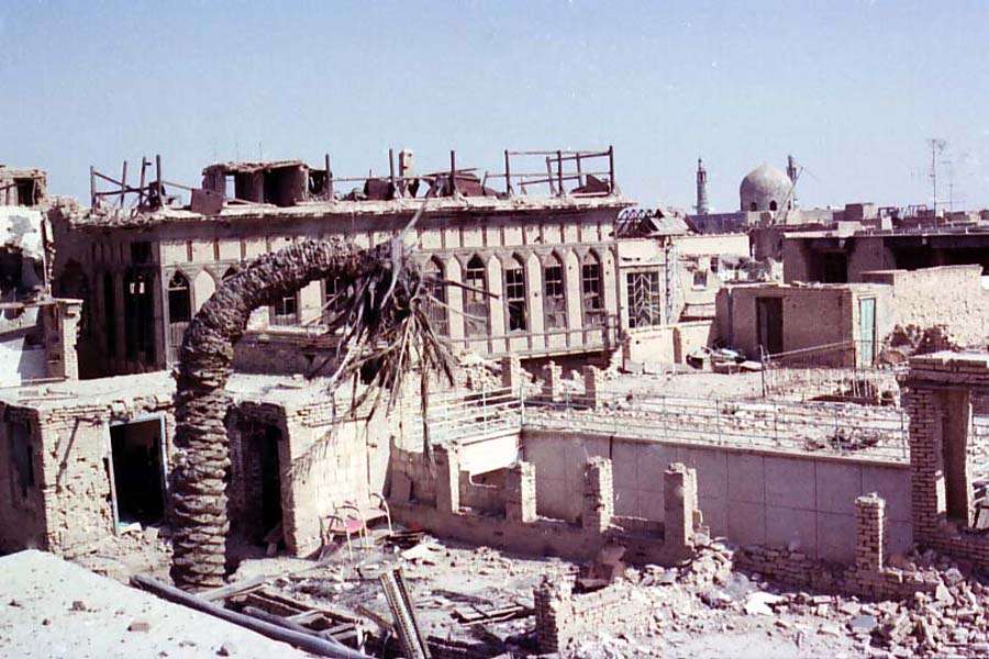 "خرمشهر" بخشی از وجود من است نه وجود من بلکه وجود تمامی مردمان وطنم است "خرمشهر" بخشی از وجود من است نه وجود من بلکه وجود تمامی مردمان وطنم است