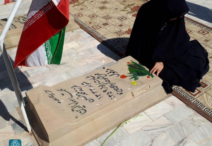 جای ترکش هنوزم روی صورت قهرمان کتاب دادا رخ نشان می دهد جای ترکش هنوزم روی صورت قهرمان کتاب دادا رخ نشان می دهد