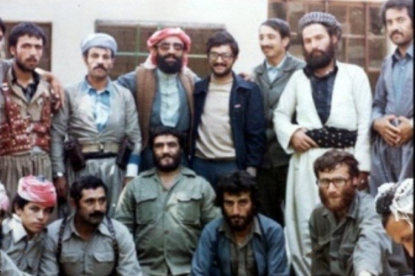 «عثمان»، فرشتهی سازمان پیشمرگان مسلمان کُرد «عثمان»، فرشتهی سازمان پیشمرگان مسلمان کُرد