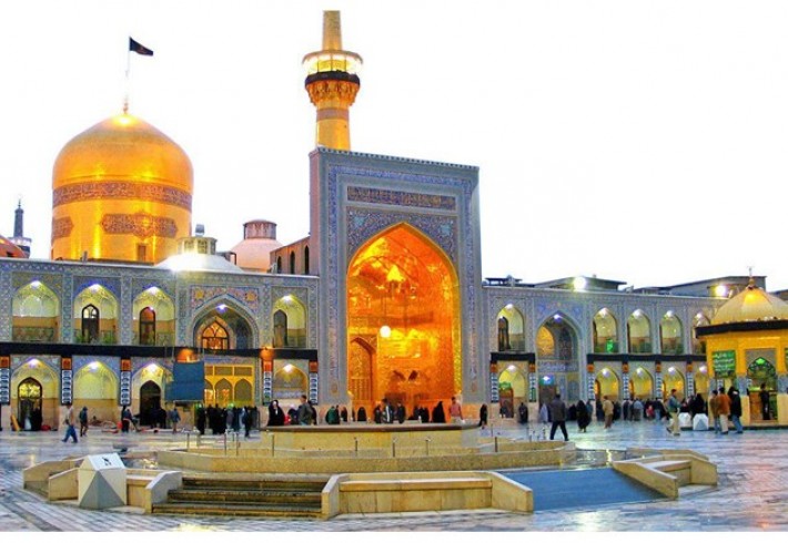 ای آفتاب طوس، همه چشمهای دنیا تاروپود فرش راهت! ای آفتاب طوس، همه چشمهای دنیا تاروپود فرش راهت!