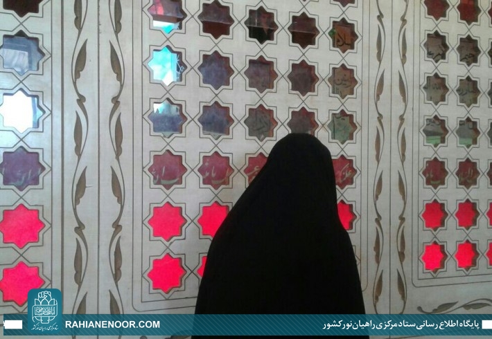 خادمی شهدا راه را برای رسیدن به هدف هموار میکند خادمی شهدا راه را برای رسیدن به هدف هموار میکند