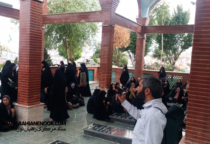 بازدید زائران یاسوجی از یادمان شهدای باشگاه افسران <img src="/images/picture_icon.gif" width="16" height="13" border="0" align="top"> بازدید زائران یاسوجی از یادمان شهدای باشگاه افسران <img src="/images/picture_icon.gif" width="16" height="13" border="0" align="top">