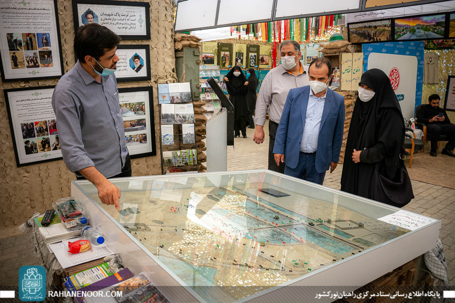 پنجمین روز نمایشگاه اقتدار چهل/ چه کسانی مهمان غرفه جهاد رسانه بودند؟ <img src="/images/picture_icon.gif" width="16" height="13" border="0" align="top"> پنجمین روز نمایشگاه اقتدار چهل/ چه کسانی مهمان غرفه جهاد رسانه بودند؟ <img src="/images/picture_icon.gif" width="16" height="13" border="0" align="top">