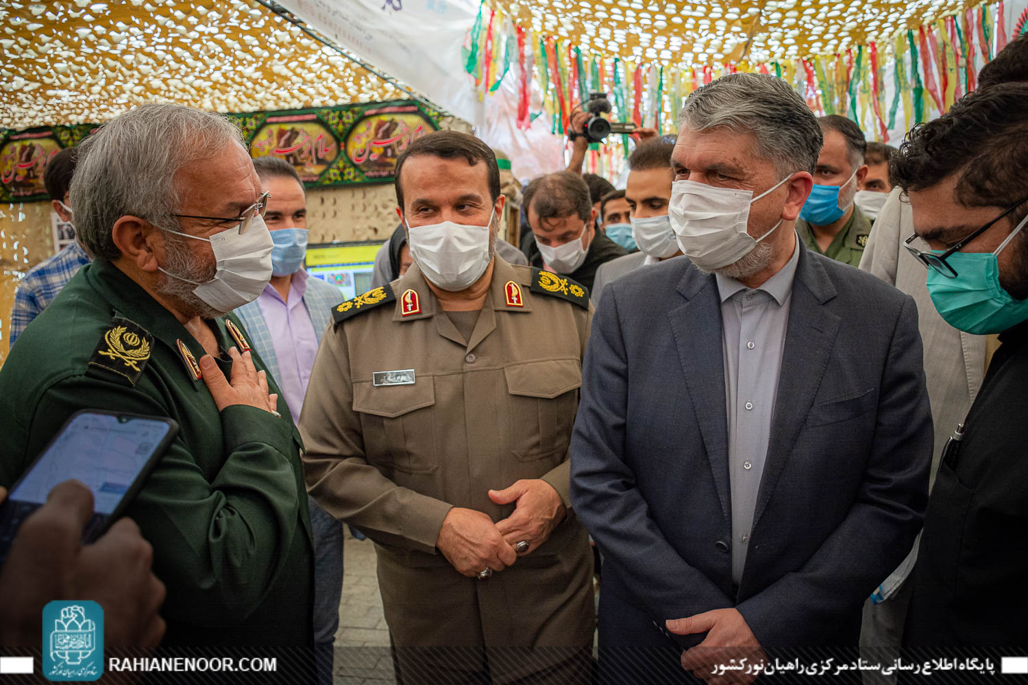 بازدید دکتر صالحی و سردار کارگر از غرفه راهیان نور <img src="/images/picture_icon.gif" width="16" height="13" border="0" align="top"> بازدید دکتر صالحی و سردار کارگر از غرفه راهیان نور <img src="/images/picture_icon.gif" width="16" height="13" border="0" align="top">