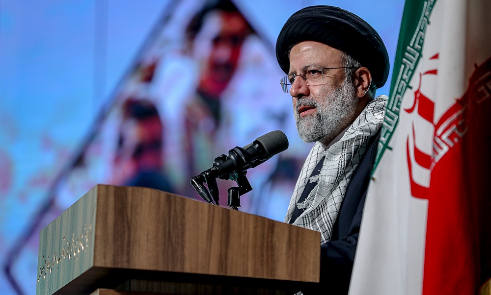 تجلیل از پیشکسوتان دفاع مقدس جلوه‌ای از روشنگری راه شهیدان است/ قرار حقیقی عالم حق و حقیقتی است که در راه شهدا تبلور یافته است