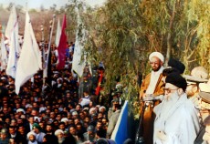گزارش تصویری | حضور مقام معظم رهبری (مدظله العالی) در یادمان شهدای هویزه