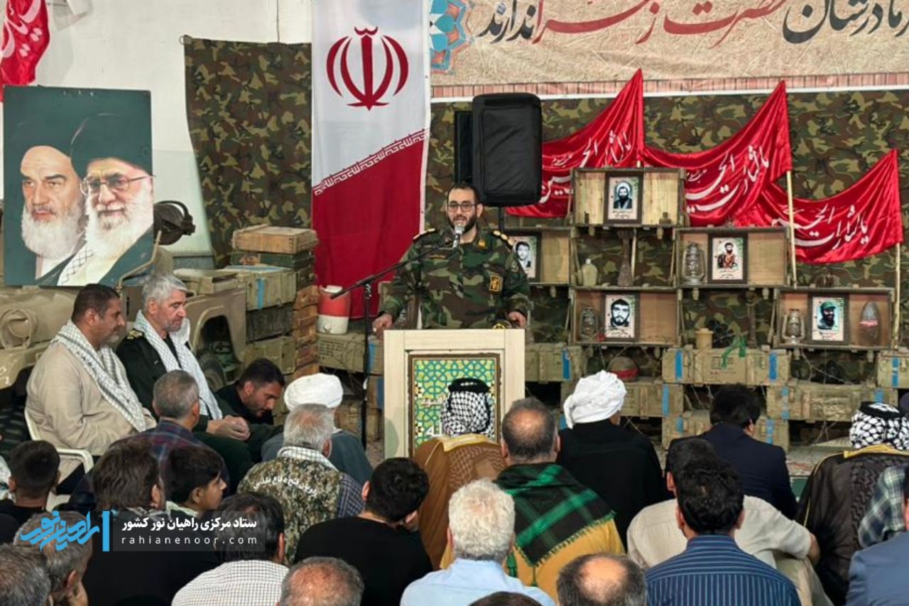 سخنرانی دبیر ستاد مرکزی <a href='http://www.rahianenoor.com' target='_blank'><a href='http://www.rahianenoor.com' target='_blank'><a href='http://www.rahianenoor.com' target='_blank'><a href='http://www.rahianenoor.com' target='_blank'>راهیان نور</a></a></a></a> در بین رزمندگان لشگر ۱۰ سیدالشهدا در یادمان سیدالشهدا