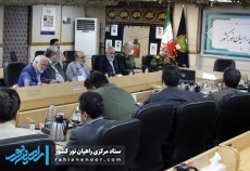 حاج حسین یکتا گفت: مزار شهدا دارالشفا هستند ؛ما باید بدانیم که فرمایشات مقام معظم رهبری حکمت دارد و حکمت برای ما ماموریت ایجاد می کند و ماموریت برای ما مسئولیت دارد پس باید در حوزه راهیان نور به صورت همه جانبه فعالیت داشته باشیم.
وی افزود :در راهیان نور باید تداوم ارتباط با آن شکلی که شایسته آن است احیا شودچرا که ما امروز نیاز به ایجاد حلقه حکمرانی میانی در راهیان نور است.