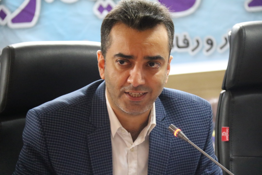 در ابتدا این جلسه دکتر آزادی نماینده تام الاختیار وزیر تعاون،کار و رفاه اجتماعی درباره اهمیت و تاثیر راهیان نور گفت:راهیان نور زمین حاصل خیز پرورش نسل آینده انقلاب اسلامی میباشد.