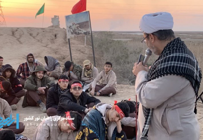 دوره چهارم خادمان نخبه دانش آموزی در یادمان طلائیه  
