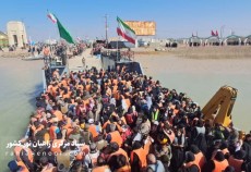 زائران یادمان شهدای والفجر ۸ بر عرشه لندینگ کرافت
